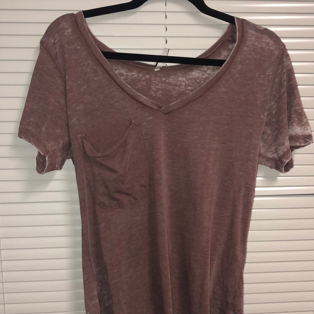 Maroon t shirt